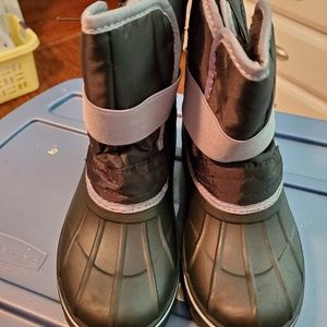 Lily and Dan Black Snow Boots NWT Size 13/1